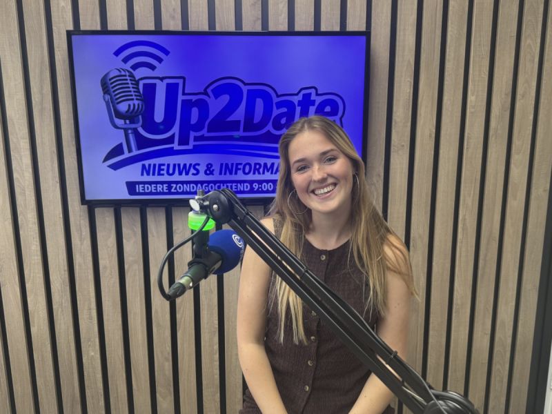 Nadine Rozendaal in de studio bij LOZ