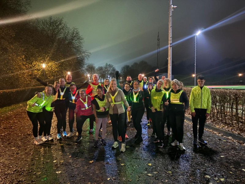 De 19 finishers van de beginnerscursus hardlopen.
