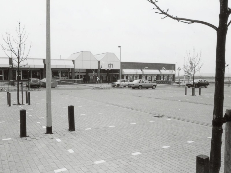 Oude zwart wit foto van een supermarkt