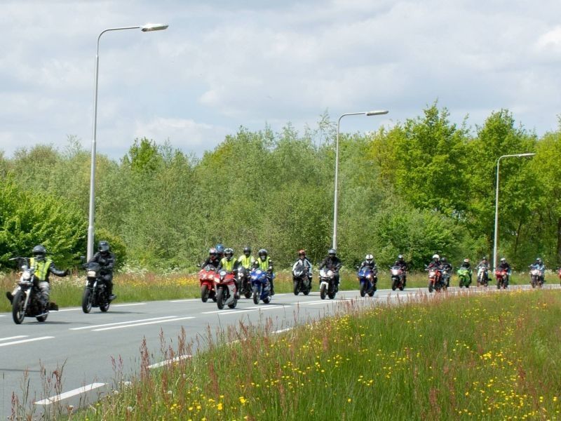 Ride4KiKa met 150 motoren door Zeewolde