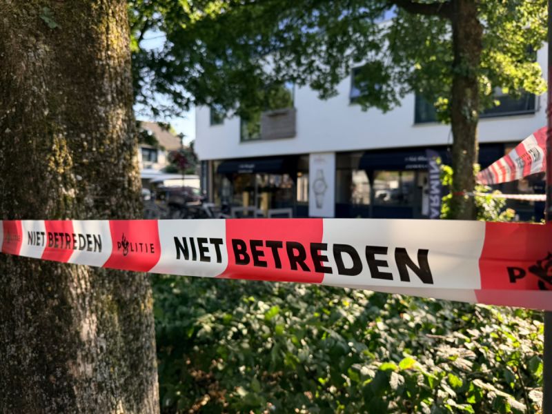 Niet Betreden politie lint met op achtergrond de Juwelier