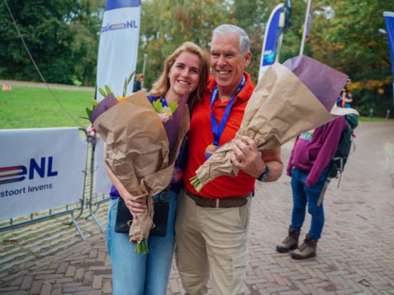 Ronald loopt honderdzestig kilometer voor overleden dochter Esmée: ‘In gedachten loopt ze met mij mee’