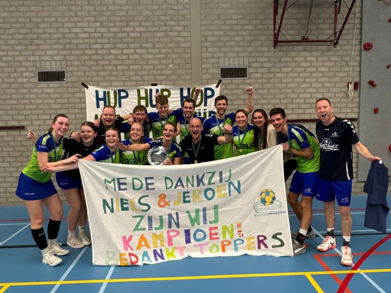 Historisch moment voor KV Wolderwijd/DYZLE: promotie naar tweede klasse na overtuigende zege