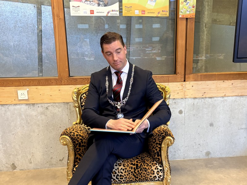 Burgemeester trapt Nationale Voorleesdagen af in bibliotheek: dit zijn de activiteiten