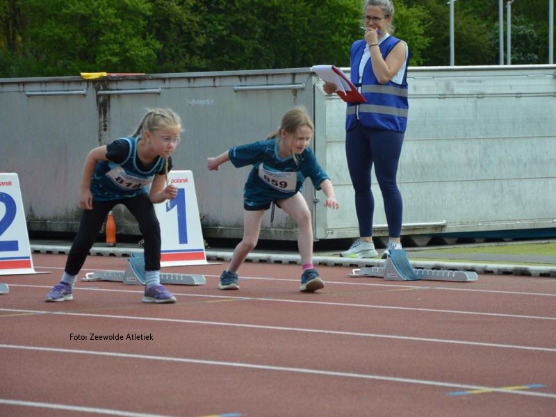 Jonge atleten van Zeewolde Atletiek openen competitie vol inzet en plezier