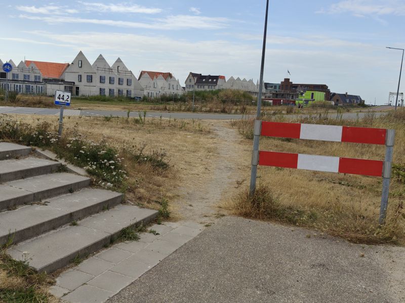 Olifantenpaadje aan eind voetpad op de dijk richting Tulpeiland