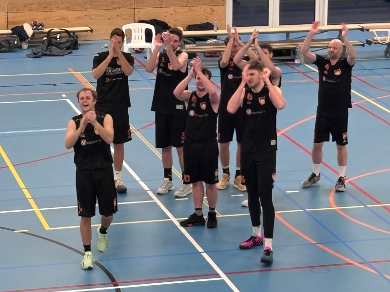 De heren 1 van het basketbalteam