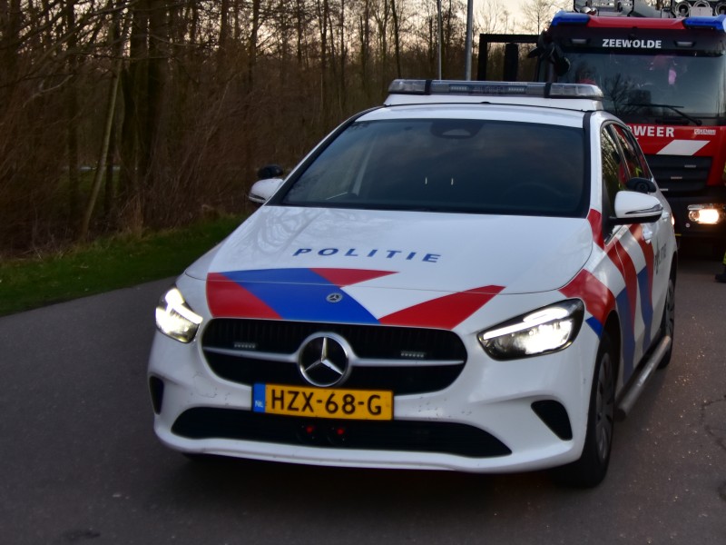 Overleden persoon aangetroffen in het water langs Schollevaarweg in Zeewolde