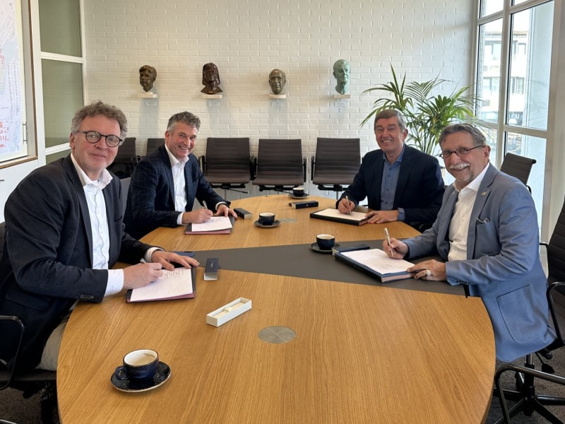 Woonzorgvisie Zeewolde ondertekend door gemeente, Woonpalet en Coloriet