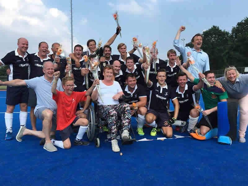 1e herenteam van Hockeyclub Zeewolde promoveert naar 2e klasse