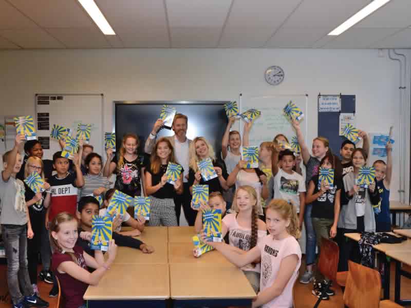 Sport- en Cultuurboekjes uitgedeeld