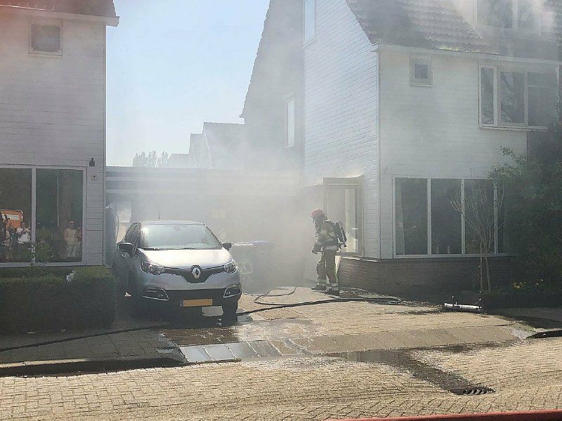 Flinke brand aan de Sleedoorn op 2e Paasdag