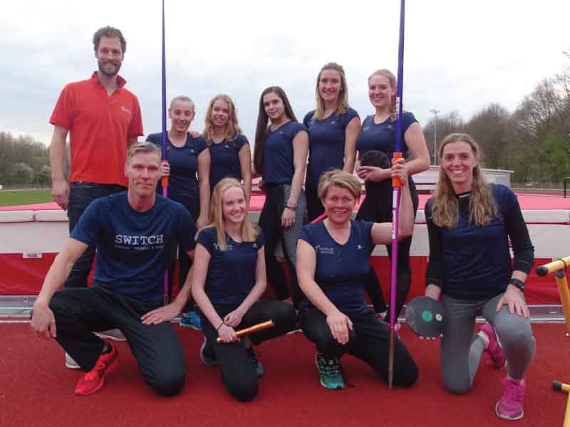 Dames seniorenteam atletiek scoren met sponsors