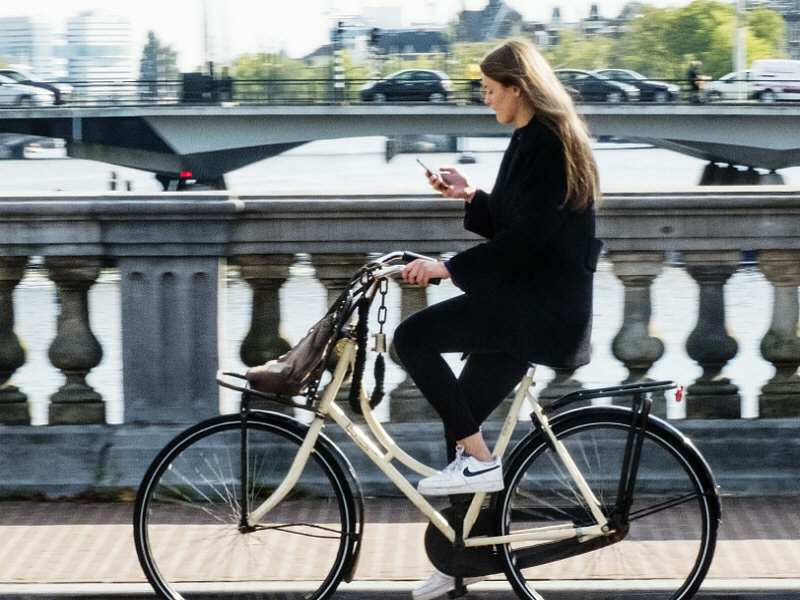 GSM tijdens fietsen verboden