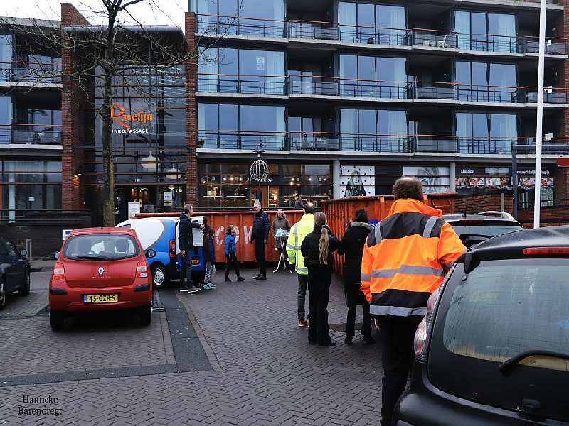 Recordaantal van 946 zakken vuurwerkafval 