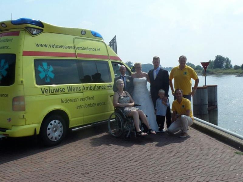 Statiegeld bij Coop voor Veluwse Wens Ambulance