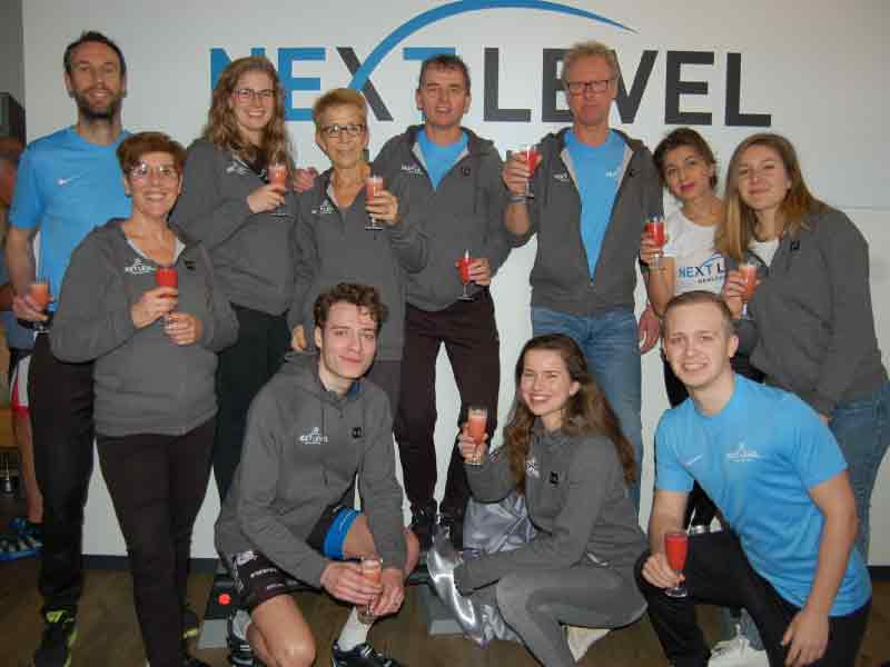 Next Level Healthclub opent fitness-0-theek