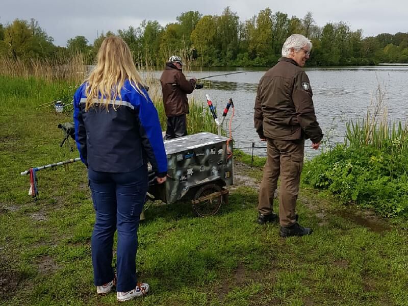 Controle sportvissers in Flevoland