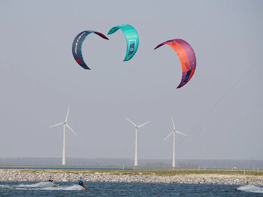 Groen licht voor haalbaarheidsonderzoek kitesurfen Lanterstrand 