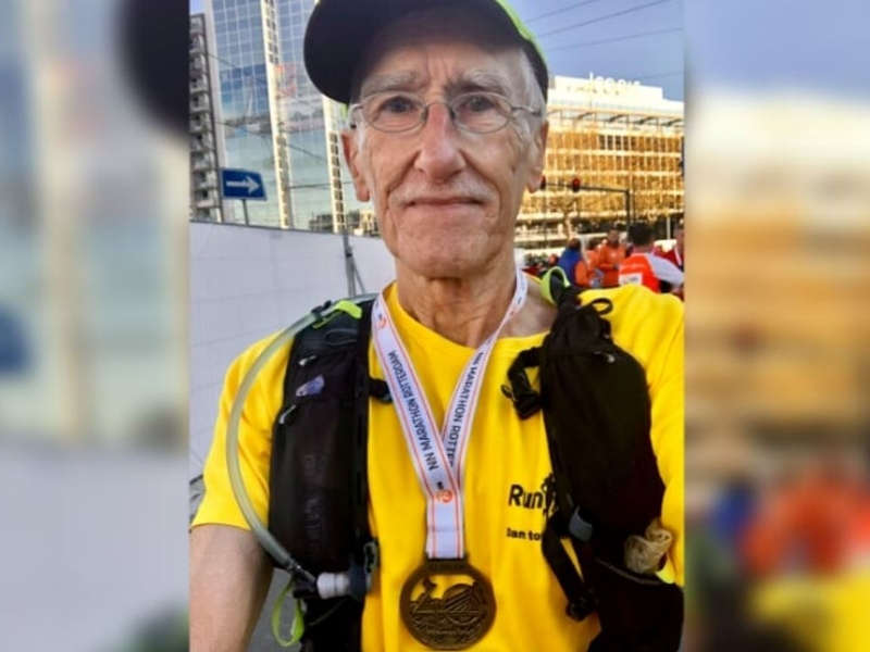 Rein Zijlstra (71) loopt in Rotterdam zijn eerste marathon