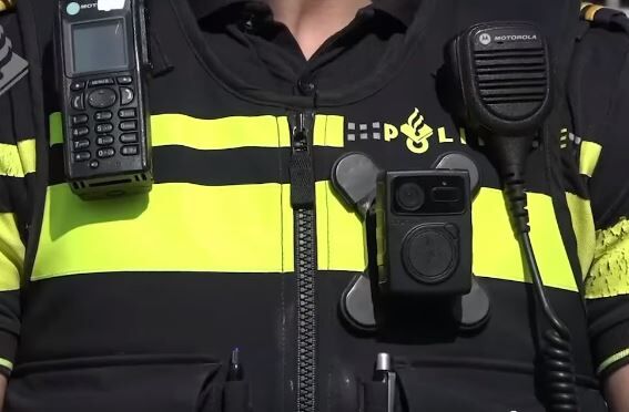 Het basisteam Lelystad-Zeewolde maakt sinds deze zomer gebruik van zogenaamde bodycams