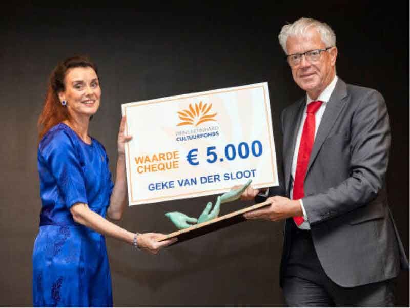 Geke van der Sloot heeft Lelyprijs 2021 in ontvangst genomen