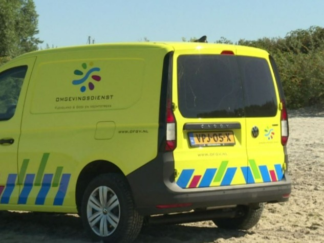 Opnieuw blauwalg bij Erkermederstrand