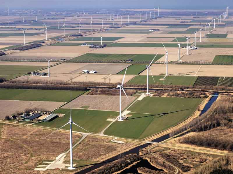 Ruim 200 boeren openen Windpark Zeewolde, het grootste omgevingswindpark ter wereld  