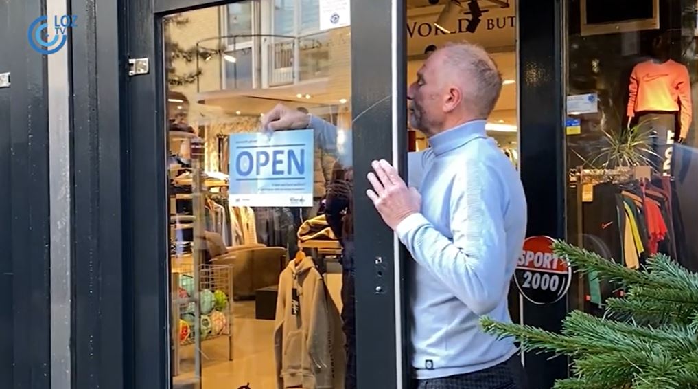 Winkeliers sluiten de deuren tijdens openingstijden