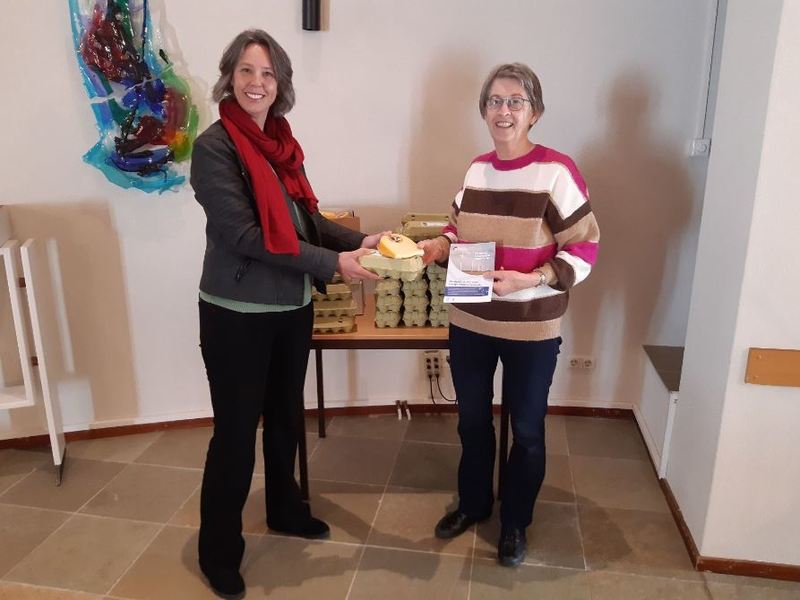 Windpark Zeewolde doneert eieren en kaas aan voedselbank