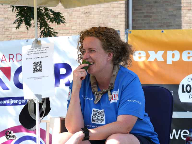 Jolanda Eenkhoorn haalde met het 24 uur wasmachine zitten €1422,80 op voor de MS-vereniging