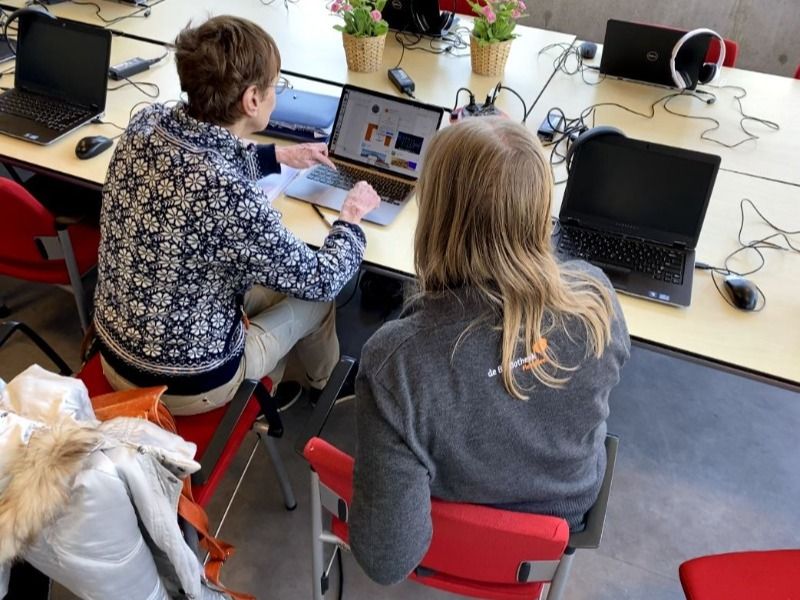 Alle computervragen kunnen gesteld worden bij Klik en Tik en Seniorweb