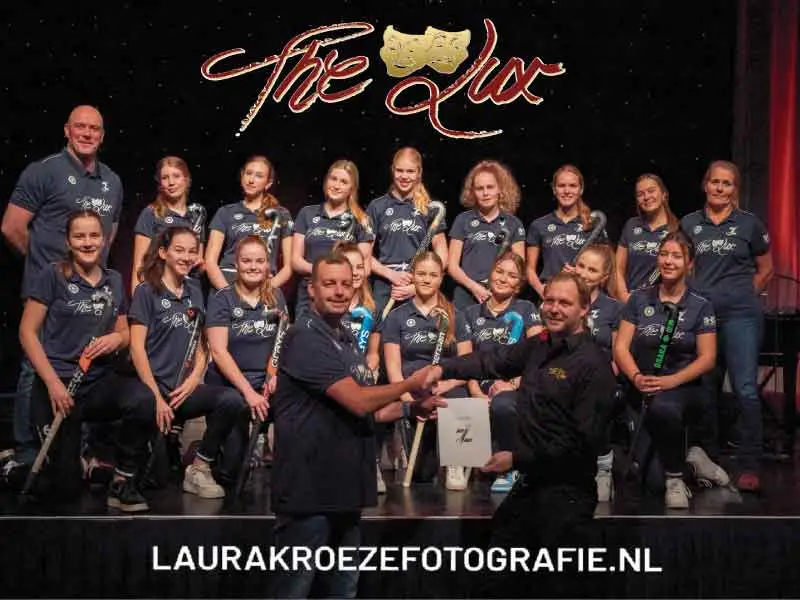 The Lux sponsor van hockeymeiden MO18-1