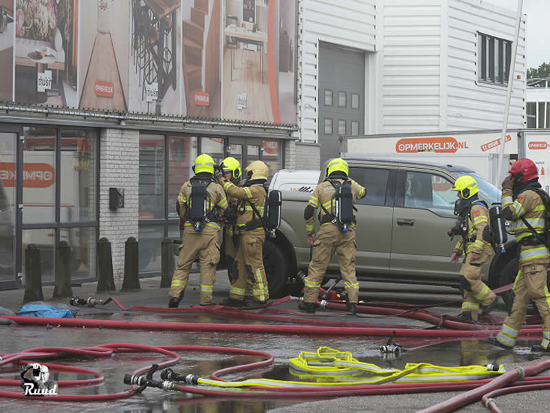 Hennepkwekerij aangetroffen bij brand aan het Grootzeil in Zeewolde