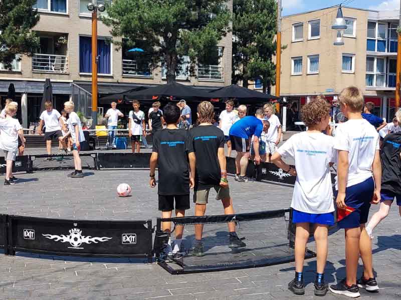 Spannende wedstrijden tijdens straatvoetbal finales