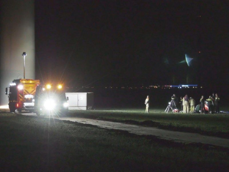 Parachutist zwaargewond na val van windmolen