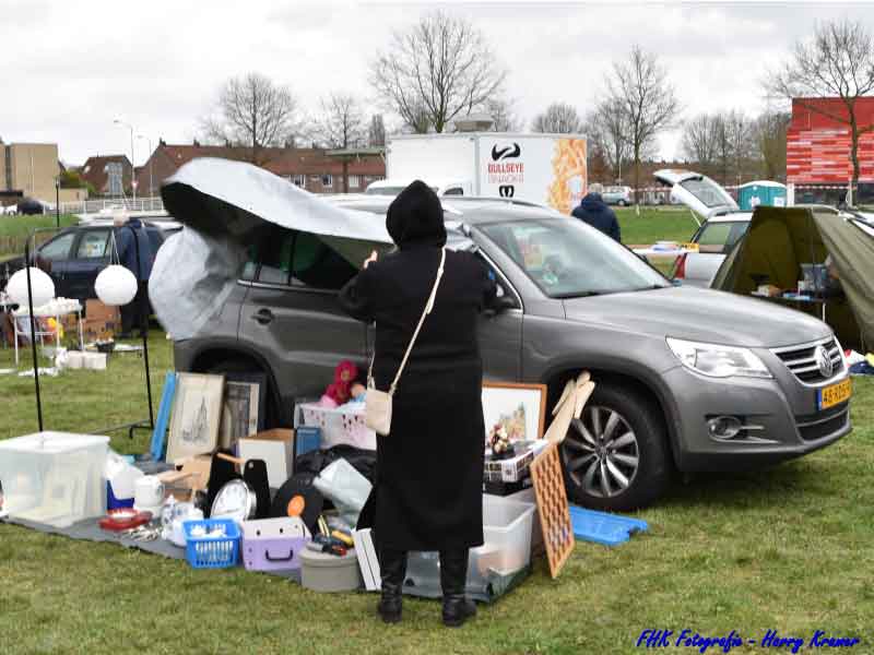 Eerste kofferbakmarkt van seizoen is een feit