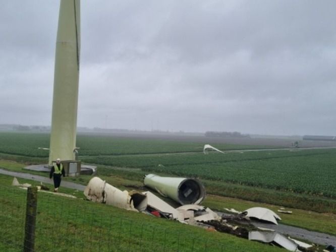 Windmolen afgebroken doordat lijm was vergeten