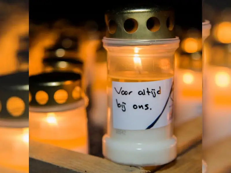 Kaarsen voor liefde, hoop, kracht, troost en gemis