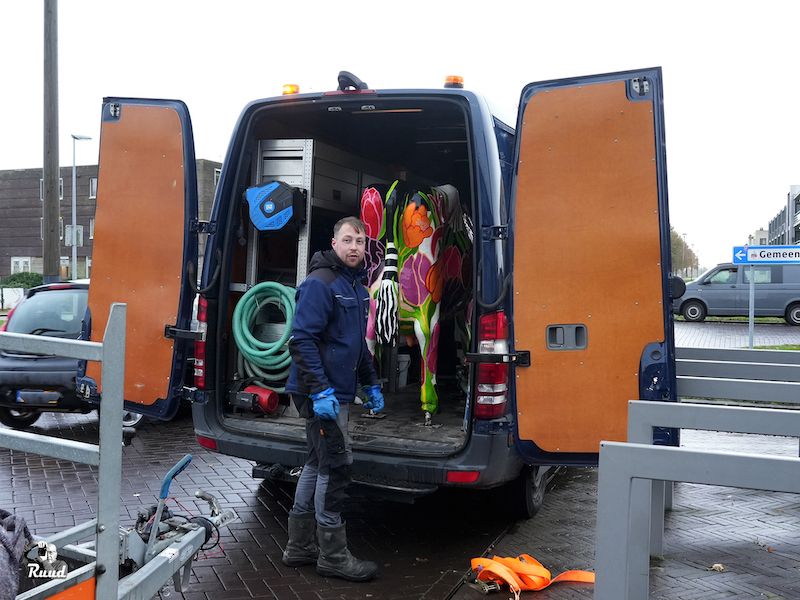 Vandalisme treft geliefde kunstkoe in het centrum van Zeewolde