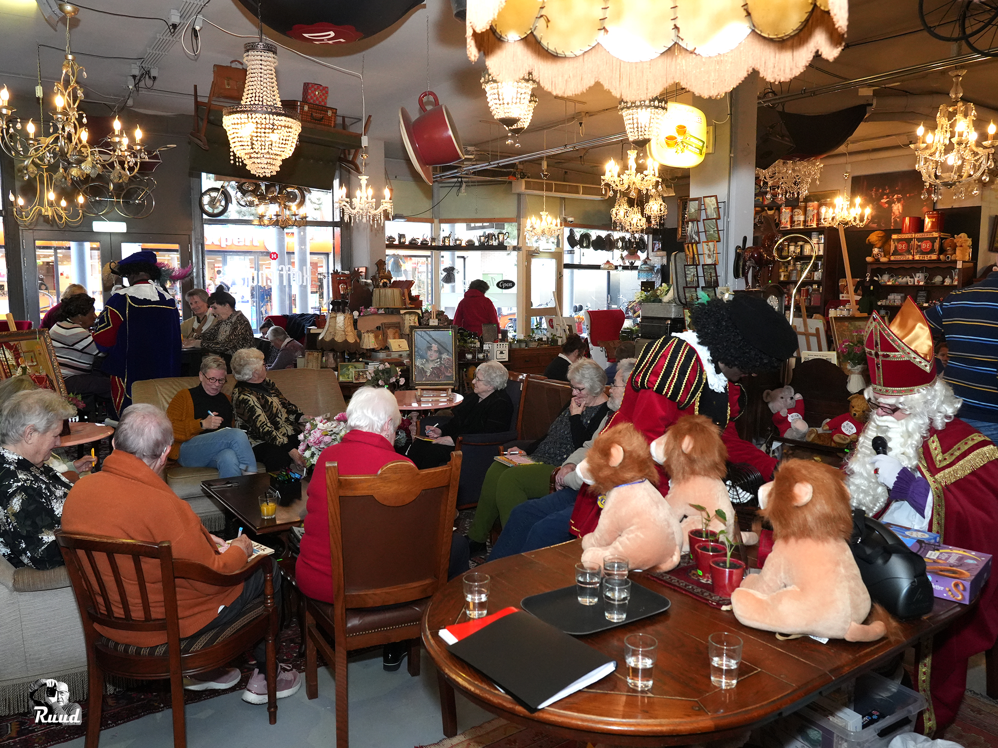 Feestelijke High Tea met Sinterklaas in de Oude Bieb