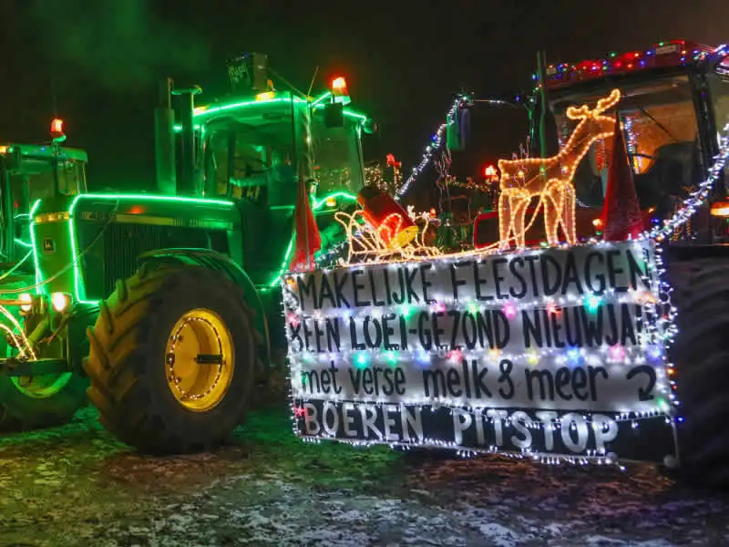 Lichtjestour Zeewolde een waar sprookjesachtige parade 