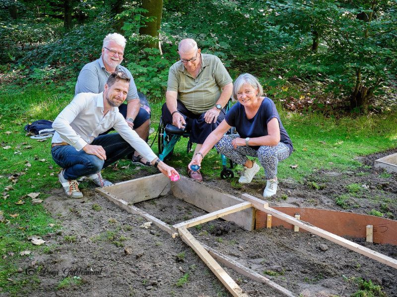 De eerste parels geplaatst: bouw monument 'Verloren Parel-Hemelpost' begonnen