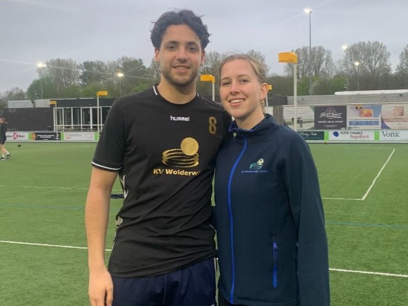 Anneleen en Rick nemen het op tegen wereldkampioen korfbal 