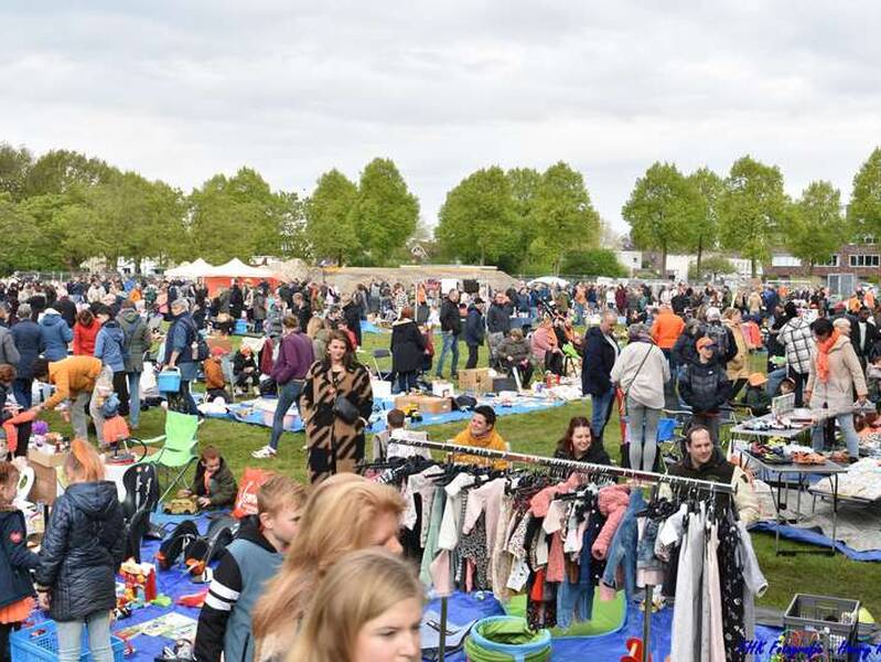 40 jarig Zeewolde viert 57e verjaardag van de Koning