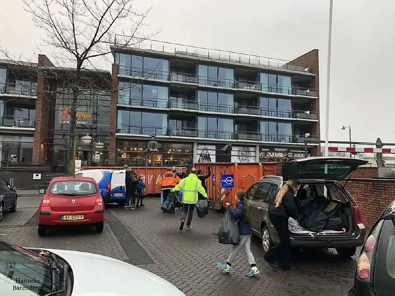 Geld verdienen met opruimen van vuurwerkafval in Zeewolde