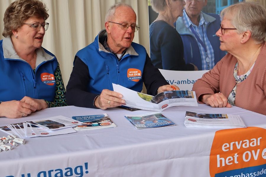 Vindt u autorijden in het donker onprettig? Overweeg dan het openbaar vervoer! 