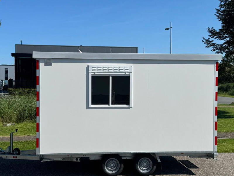 LOZ neemt mobiele studio in ontvangst met behulp Fonds Windpark Zeewolde