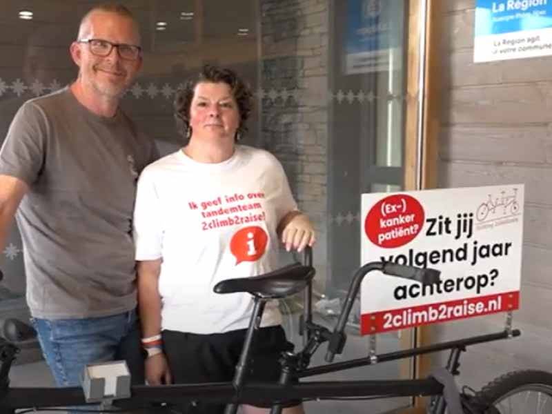 Anko en Natasha bij de tandem van 2climb2raise