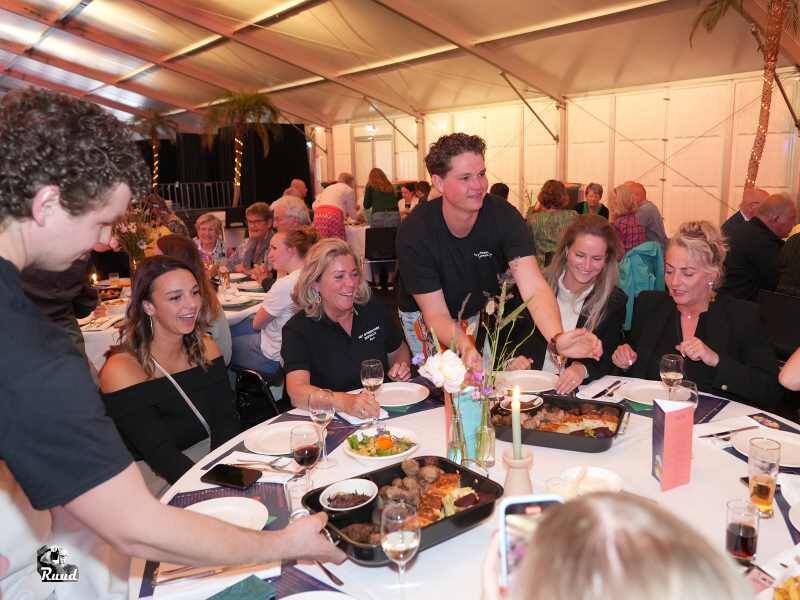 Kom bij de Boer combineert prima met streekdiner bij de feesttent